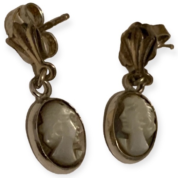 #SOLD# VTG Mother of Pearl Cameo Silver dangling Pierced Earrings Rare Find 1”L - Picture 9 of 11
